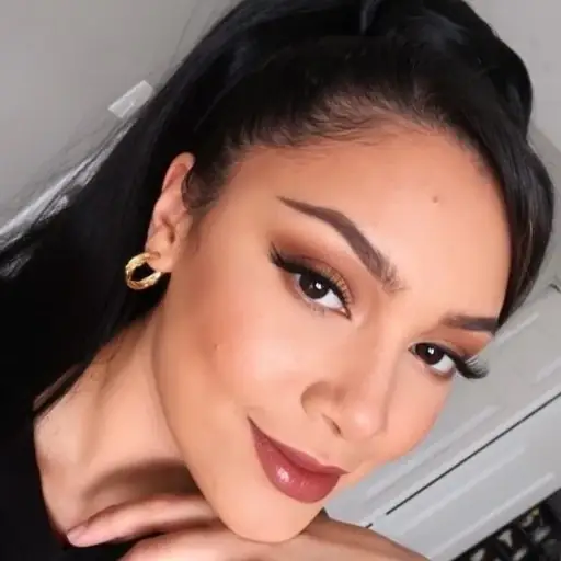 Diana, 30